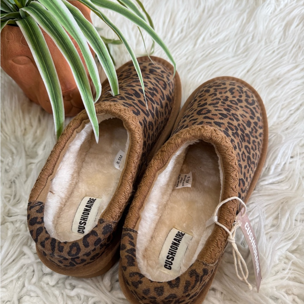 New🌿Cushionaire Women's Leopard Print Slippers - Picture 3 of 5